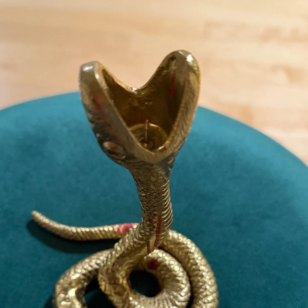 N/A elegant gold